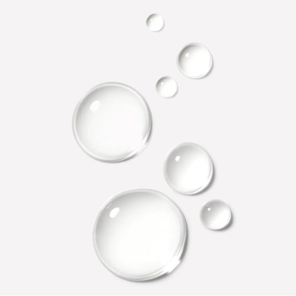 MAC Fix + Magic Radiance Setting Spray - Picture 6 of 11